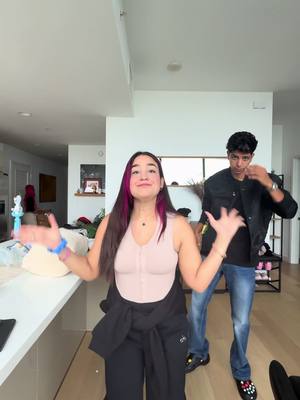 A post by @emillyvickof on TikTok caption: E aiii oq vcs acham?🩷 #labubu 