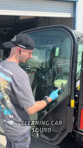 A post by @bubbleauto81 on TikTok caption: Professional off-road vehicle cleaning  🚛 #cleantok #cardetailing #detailing #clean #satisfying #carwash 