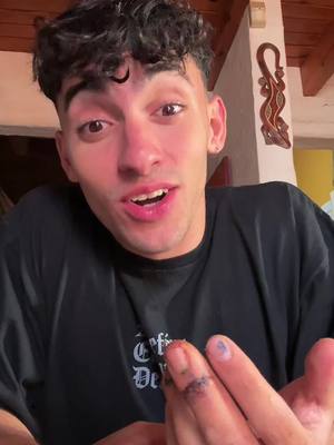 A post by @geroooo_ariass366 on TikTok caption: Mi rutina de Skincare💅🏼👀