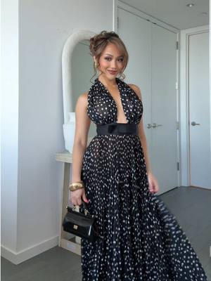 A post by @taontm on TikTok caption: Obsessed with this dress 😩 @Dolce & Gabbana #ootd #summerdress 