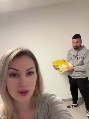 A post by @emanuelalekaj1 on TikTok caption: Ndermarrja e votimeve 🤣🤣🤣