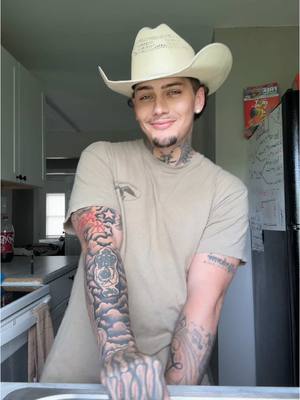 A post by @_ghettocowboy_ on TikTok caption: Started with hello darlin 😌💙#fyp #fypシ 