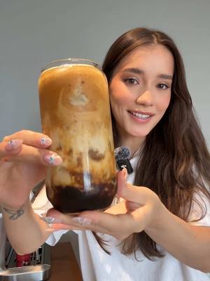 A post by @quesito_oaxaca on TikTok caption: Latte con maple y sal