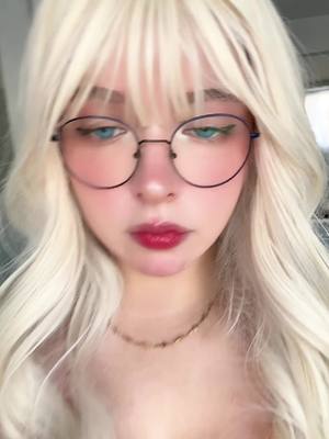 A post by @hana_c4 on TikTok caption: Cuál es ? #hanac4 #hanasenpai #fyp 