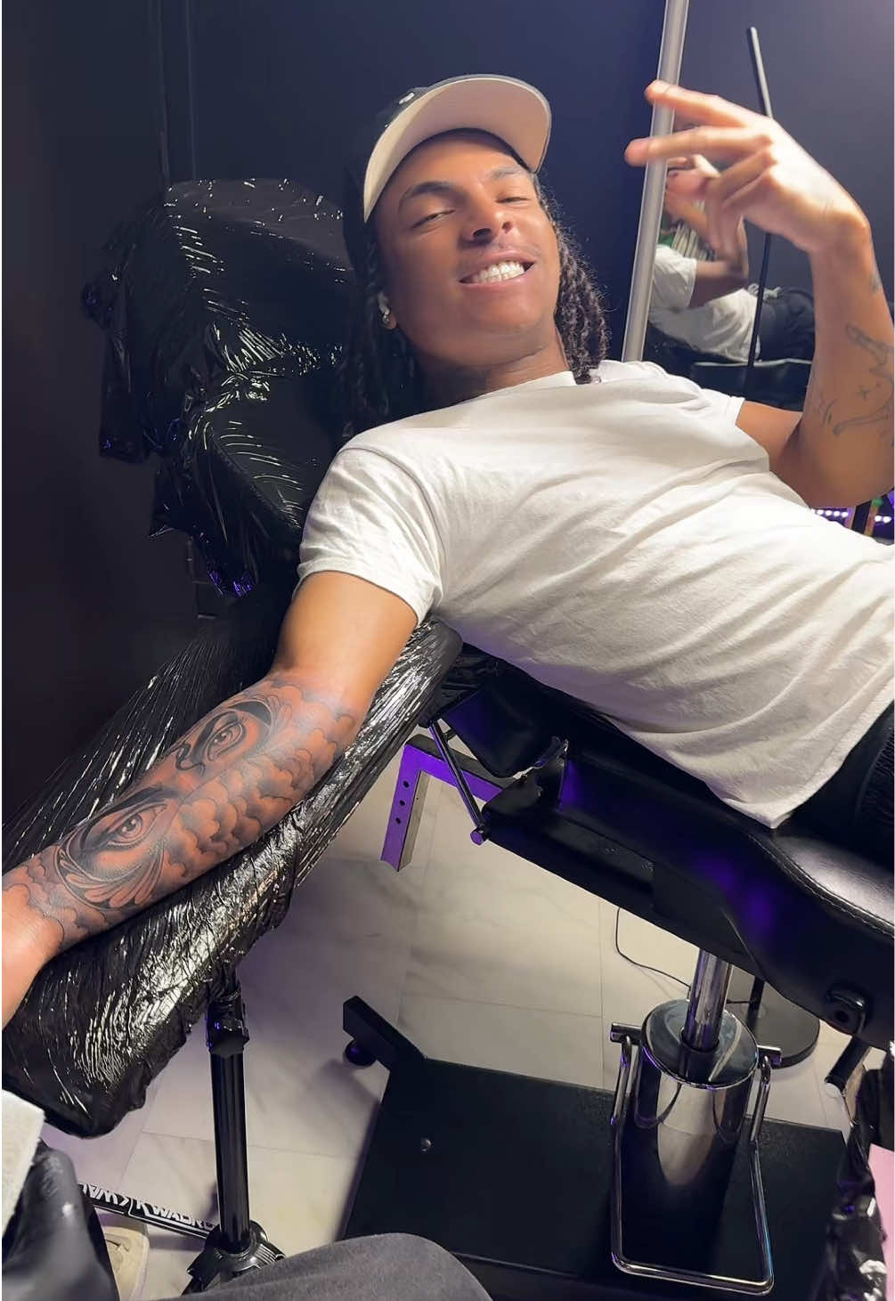 A post by @dadiontadit on TikTok caption: J’était obligé 😂🕺🏽👑