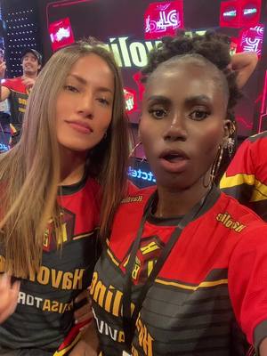 A post by @jhoannitavivero on TikTok caption: Denle like al video que subimos bailando 🥰😩👏