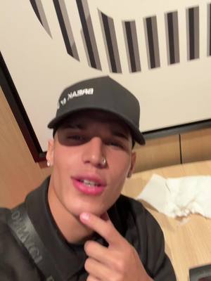A post by @mllanoss_ on TikTok caption: cita romántica con @Javinogales 