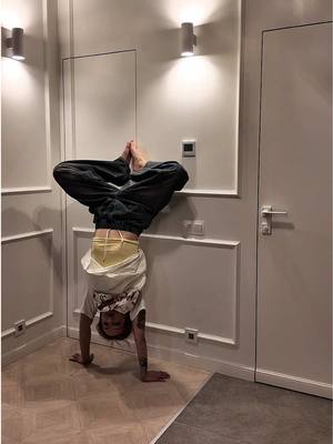 A post by @chetverkam on TikTok caption: @10pm.jpg  синие широкие: 204252523 зеленые красивые: 204251403