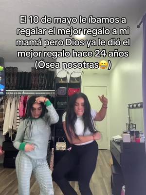 A post by @lasgemelasreyess on TikTok caption: Somos su mejor regalo 😁🤣❤️ @Lizbet Reyes @Lizet Reyes #fyp #viralvideo #twins #sisters #viral #viraltiktok #videos #fypage #twinsss #lasgemelasreyes #dance #fyppppppppppppppppppppppp #viral #viralvideo #funny #funnyvideos 