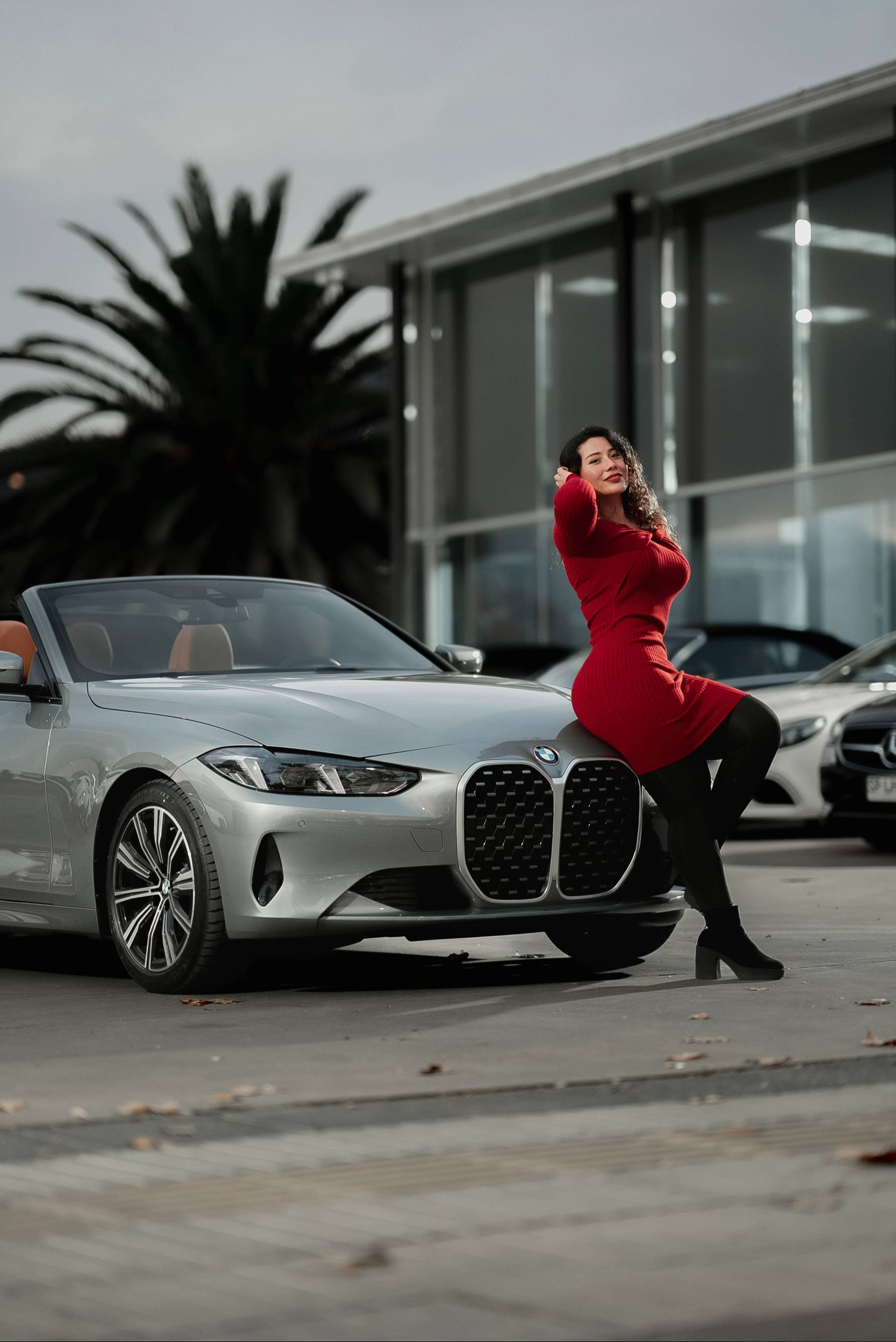 A post by @kathe.oficial3 on TikTok caption: #fyp #paratiiiiiiiiiiiiiiiiiiiiiiiiiiiiiii #lavecina #foryoupage #paratodos #bmw