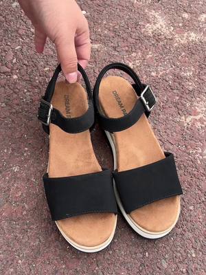 A post by @berdievgabinii on TikTok caption: #tiktokshop #springtok #shoes #womenshoes #sandals 