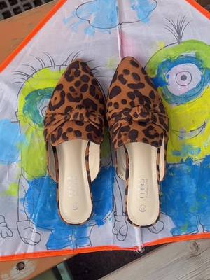 A post by @berdievgabinii on TikTok caption: #tiktokshop #springtok #shoes #womenshoes #sandals 