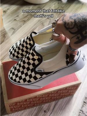 A post by @radxmama_ on TikTok caption: if this trend was emo  🖤 #newvans #vans #vansgirl #elderemo #bfmv #bulletformyvalantine #musictaste #elderemotiktok #tattootiktok #unboxingshoes #unboxingvideo 