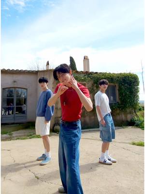 A post by @txt.bighitent on TikTok caption: 𝑇𝐸𝐴𝐶𝐻 𝑀𝐸 💙 #LoveLanguage #Whats_Your_LoveLanguage #TXT 
