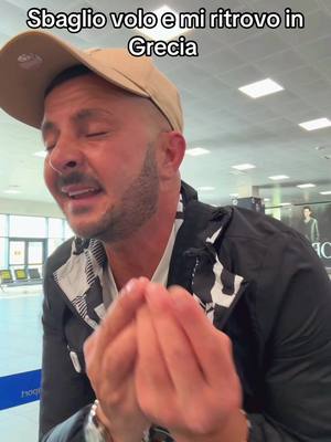 A post by @gigipescheria on TikTok caption: La cosa che è successa da del matto  prendo un volo per sharm ma mi ritrovo in Grecia 🤦‍♂️