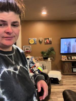 A post by @mommakarina on TikTok caption: I just had to do it #cleanupwithme 