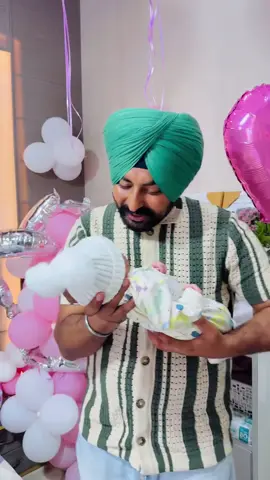 A post by @punjabitravelcouplevlog on TikTok caption: #punjabitravelcouple #baby #trending #trendingvideo #viral #foryoupage #punjabitiktok #travel #vlogs #ripanandkhushi #videoviral #2025baby 