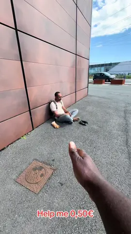 A post by @c_zasta on TikTok caption: Tu vois dans quel pays 😭😭#humain #foryou 
