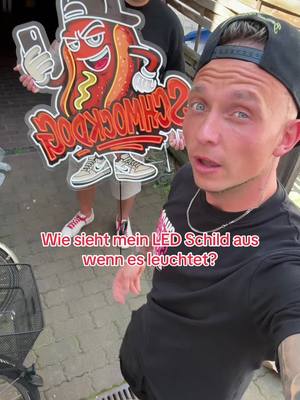 A post by @reneschmock on TikTok caption: (SchautInMeineProfilbeschreibung) #göttingen 