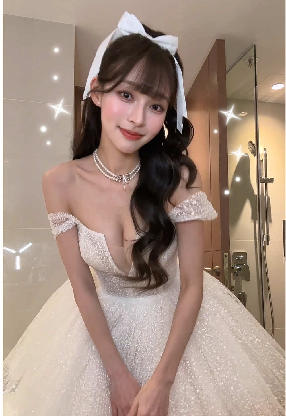 A post by @95_mizuki_tw on TikTok caption: 冰吧蹦蹦小公主👸🏻🫧 #peekaboo