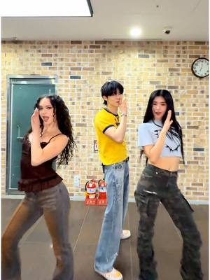 A post by @txt.bighitent on TikTok caption: What's #KATSEYE 's LL ❓💛 @KATSEYE  #LoveLanguage #Whats_Your_LoveLanguage  #TXT #연준 #YEONJUN #Daniela #Sophia