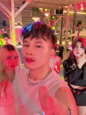 A post by @phatta_phou034 on TikTok caption: ឈប់អត់បានទេ…🤣😂😜@កងកែវ ᥫ᭡(KA)💗 @Vi Za📍 @𝑁𝑜𝑁𝑎 𝑅𝐴♡ 