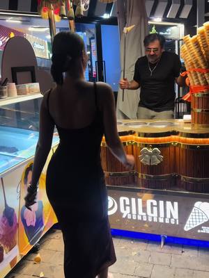A post by @cilgindondurmaci on TikTok caption: #cılgındondurmacı #dubai🇦🇪 #cılgındondurmacı 