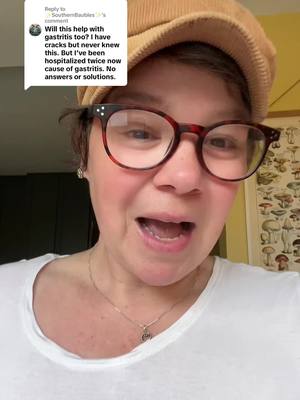 A post by @freddie.1111 on TikTok caption: Replying to @✨SouthernBaubles✨ I’m not a doctor, but as a holistic nutrition coach, I’ve seen a strong connection between cracks in the tongue and chronic digestive stress, especially in people with conditions like gastritis. If you’ve been struggling with inflammation, bloating, or a burned-out gut, you’re not alone, and your tongue may be showing you where healing begins. Warm, nourishing foods, soothing herbs, B vitamins, and small changes, big shifts. Your body wants to feel better, it just needs the right support. #CrackedTongue #Gastritis #GutHealing #DigestiveWellness #HolisticNutrition #HealingFromWithin #TongueDiagnosis #NaturalHealthTips #NutritionCoachApproved #inflammation 