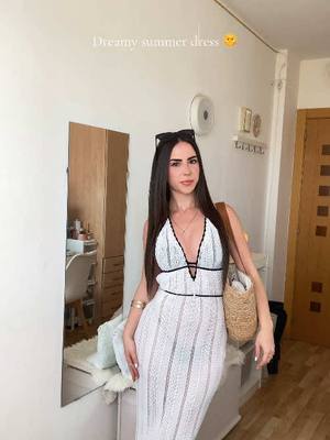 A post by @laiaalarcon on TikTok caption: 🌞🌊#parati #summerdress #dress #fashion #beach #outfitideas #outfitbeach 