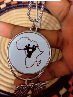 A post by @darfurqueen on TikTok caption: #دارفور_الحبيبة✌️💜 #africa #burkinafaso #africantiktok #viralditiktok #fyp #darfurqueen #دارفور_بلدنا #sudanese_tiktok #darfur @مجاهد فون☪️📿 @Raala jɨgé @تـحـــ༈ۖ҉ــريـري|شو"و💡✈️ @عزو♥️👑 @Nɨmalúlla(4G) 🦅⚖️ 