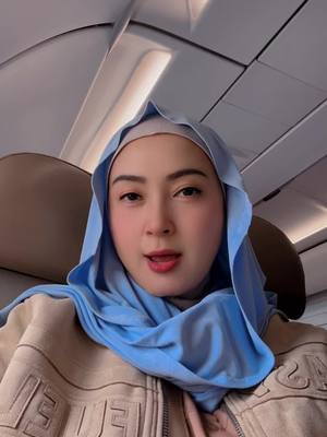 A post by @dellapuspita79 on TikTok caption: selamat malam minggu semua 🥰🤗