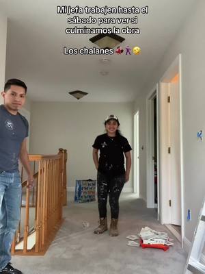 A post by @yami_let30 on TikTok caption: Haciendo tiempo mientras se pueda 🤣🇪🇨🫢#migrantes #solterayfeliz🖤 #trabajo #fyp 