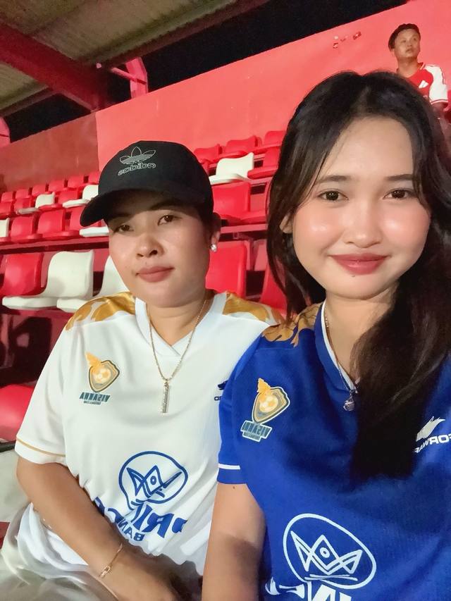 A post by @sreykhouch777 on TikTok caption: 💝