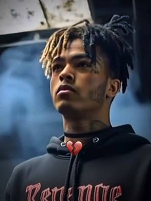 A post by @xxxtenation_kingg on TikTok caption: 🥀Legend RIP🥀 #xxxtentacion #xxxtentacionedits #legend #viral 