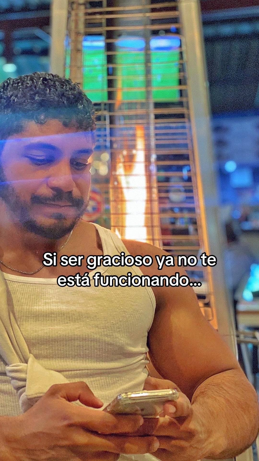 A post by @maaaanuuuucheckmybio on TikTok caption: Es mejor 