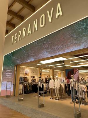 A post by @giorgiaradaellii on TikTok caption: Venite con me a scoprire la nuova apertura di @Terranova al centro commerciale IL CENTRO di Arese ✨#terranovastyle #terranova #newopeningstorearese #milanoshopping #centroilcentro #ilcentrodiarese #adv