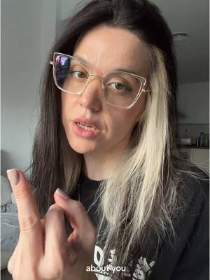 A post by @rachel9__ on TikTok caption: #fyp #anime #snk #aot 