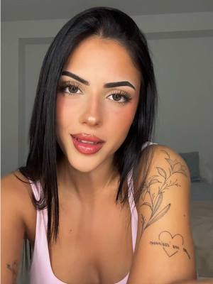 A post by @its.bellido on TikTok caption: no con cualquiera se conecta 