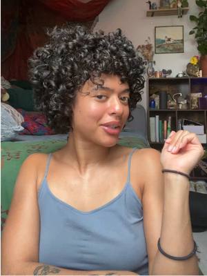 A post by @itsellerzz on TikTok caption: Trimmed my hair 😝