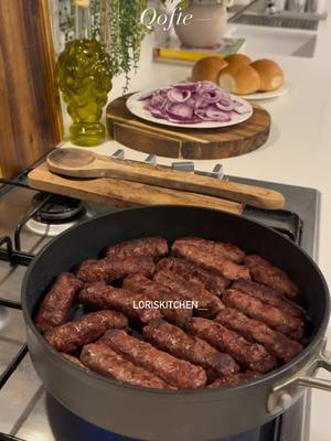 A post by @loriskitchen__ on TikTok caption: @mishtore_hyseni  #qofte #albanian #albania #shqiptaretneperbote🇦🇱🌍 #videoviral #balkan #fyp #tik_tok #tiktokviral #shqip #shqipet_ne_london 