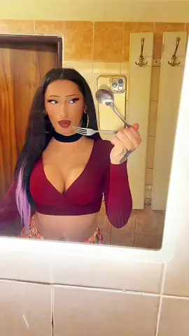 A post by @anitagroowe on TikTok caption: spoons in trend b** #fypシ゚ 