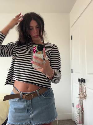 A post by @rileypectol on TikTok caption: Trap jump 😜