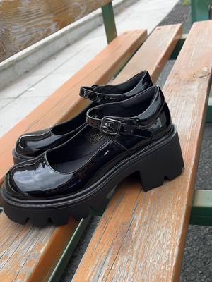 A post by @berdievgabinii on TikTok caption: #tiktokshop #springtok #shoes #womenshoes #maryjaneshoes #sandals 