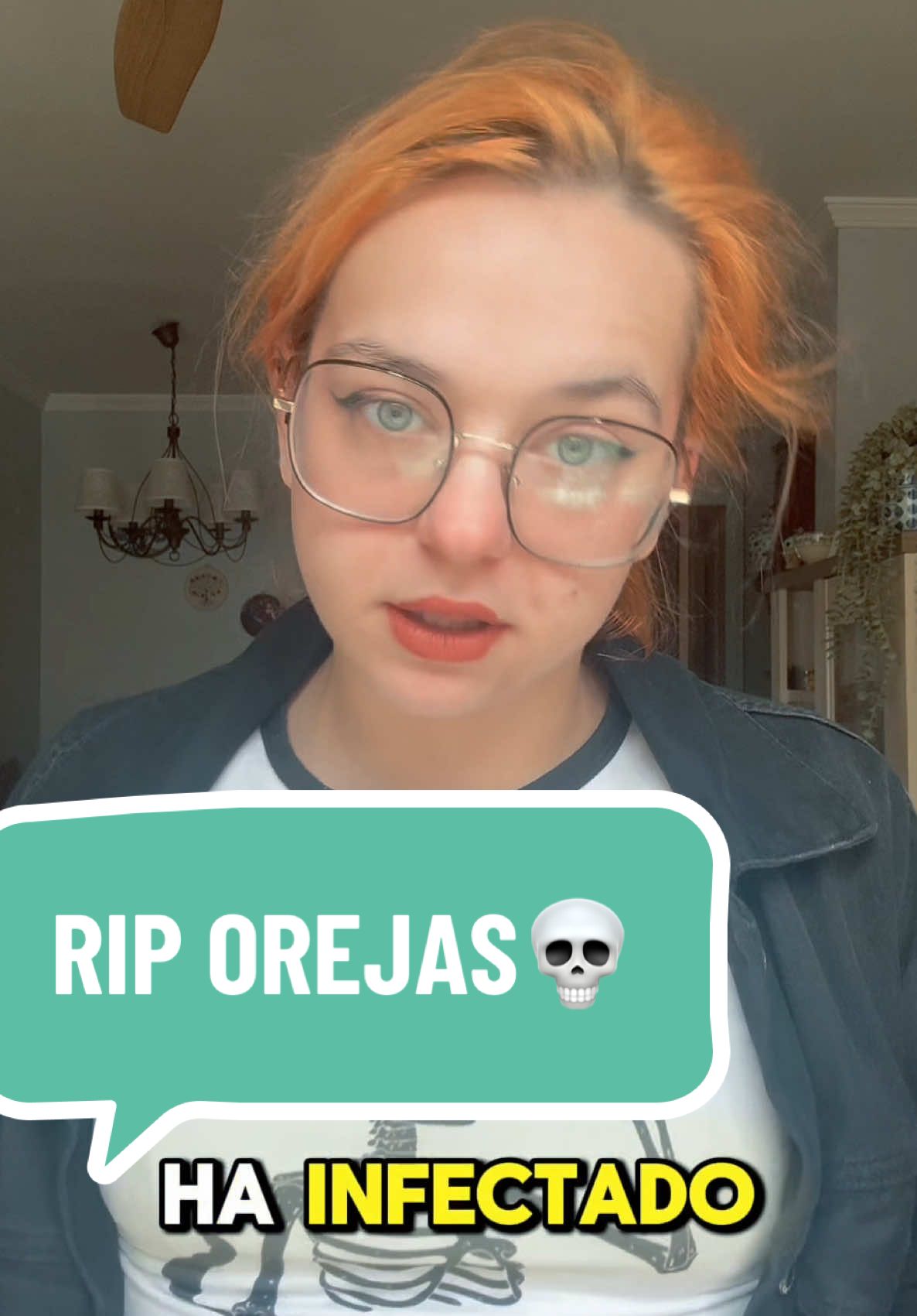 A post by @huronarolera on TikTok caption: RIP OREJAS Bueno pues, esto sabíamos que podía pasar y ha pasado, ahora toca cuidarme tal y como lo estoy haciendo, tomando antibióticos y antiinflamatorios, tengo una crema antibiótica y 3 veces al día estoy limpiando y curando, y es cierto que en pocos días se ven mucho mejor☀️