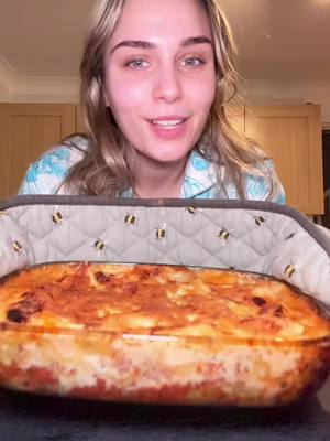A post by @callietake2 on TikTok caption: Back home means a home cooked meal❤️ ps this was a few days ago xx #lasagna #dishup #food #dishupdinnerwithme 