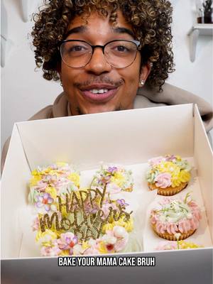 A post by @everythingjustbaked on TikTok caption: BAKE YOUR MOM A CAKE😤😤 #cake #cakedecorating #mothersdaycake 