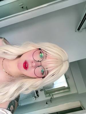 A post by @hana_c4 on TikTok caption: #hanasenpai #fyp #hanac4 #viraliza #viral 