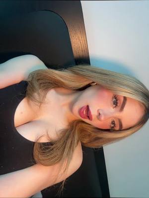 A post by @xkarentorresx on TikTok caption: 🤓 #karentorres #mexico #parati 