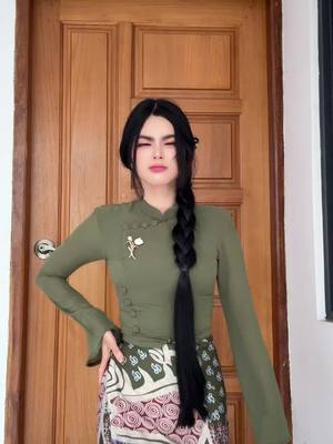A post by @yooneaindrasoe30 on TikTok caption: တစ်ခြားတစ်ယောက်ပေးပြစ်မယ်#pppppppppppppppp #fyp #viral #foryou #မြင်ပါများပီးချစ်ကျွမ်းဝင်အောင်လို့🥰🤭 