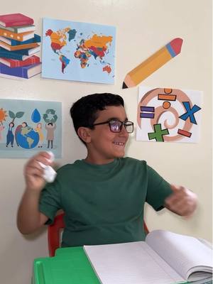 A post by @janinalchair on TikTok caption: NO COPIÓ NADA 😨😨😨😨